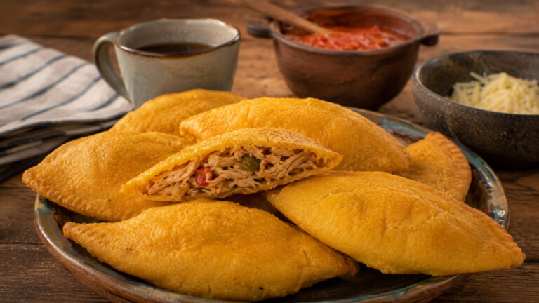 Empanadas de cazón: el desayuno salado que huele a costa venezolana